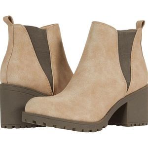 Dirty laundry Lisbon block heel bootie